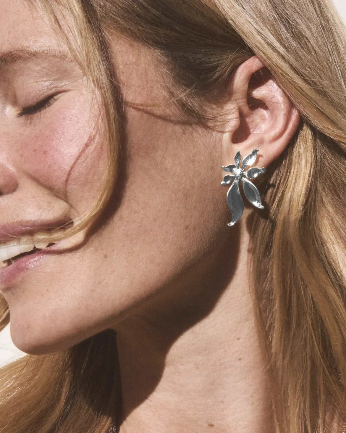 Anya Flower Vintage Silver Stud Earrings