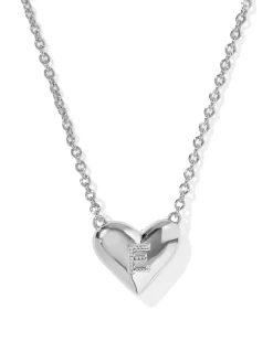 Ari Heart Letter E Silver Short Pendant Necklace