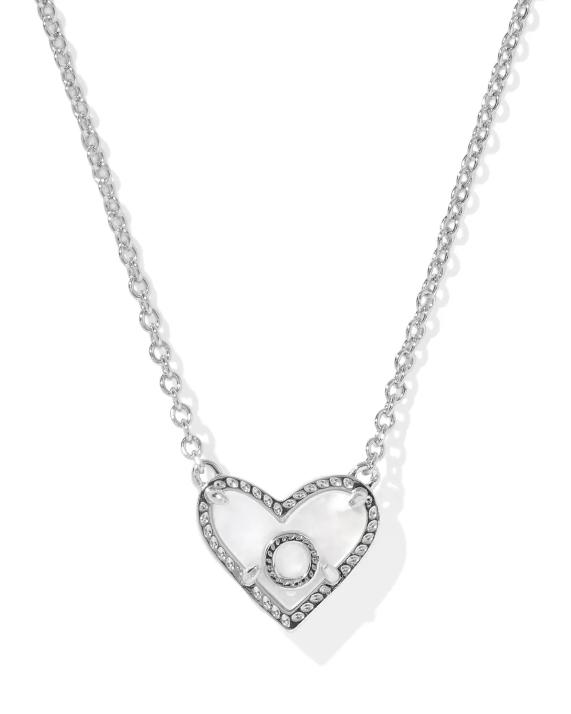 Ari Heart Letter O Silver Short Pendant Necklace