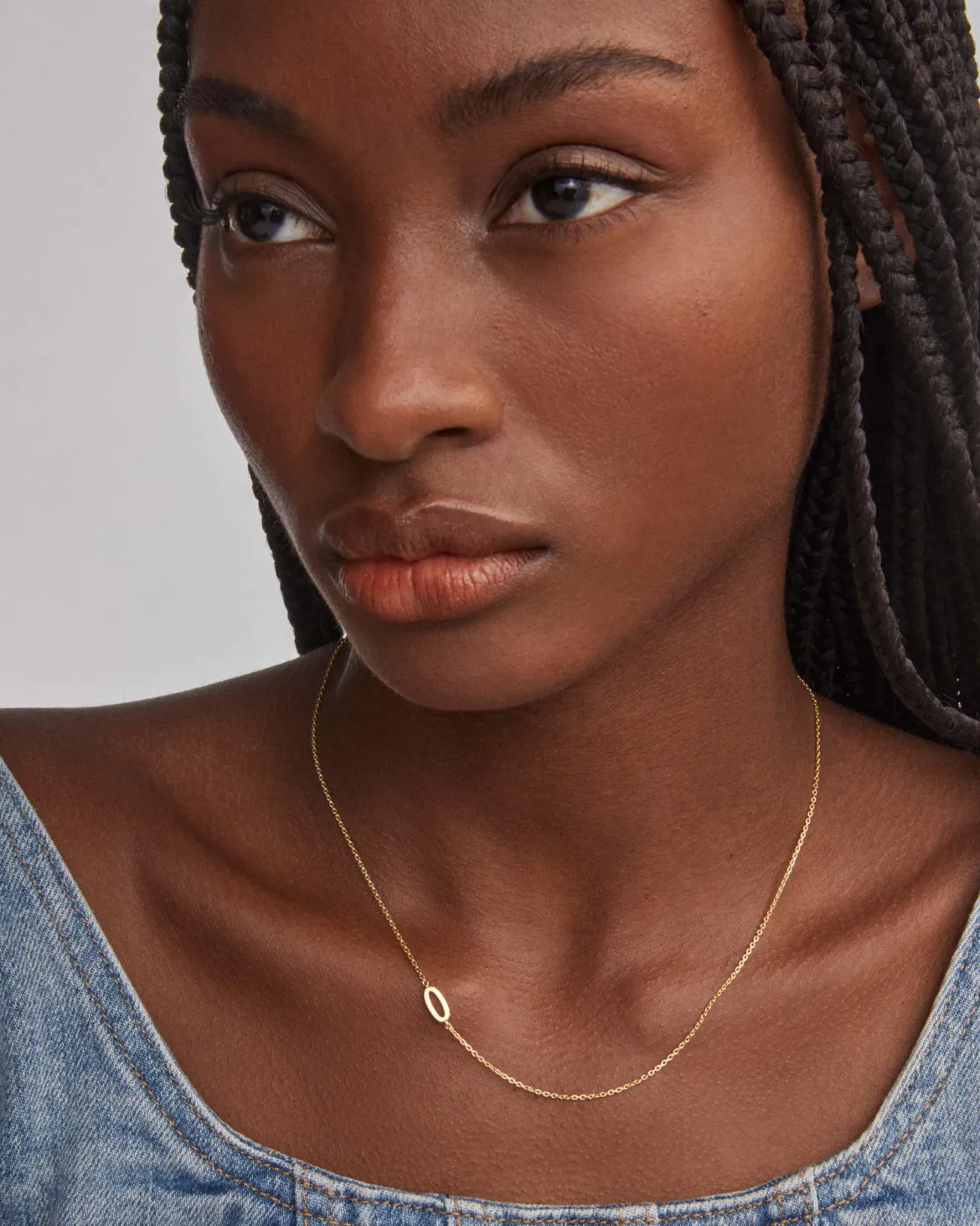 Letter O Inline Initial Necklace in 18k Gold Vermeil