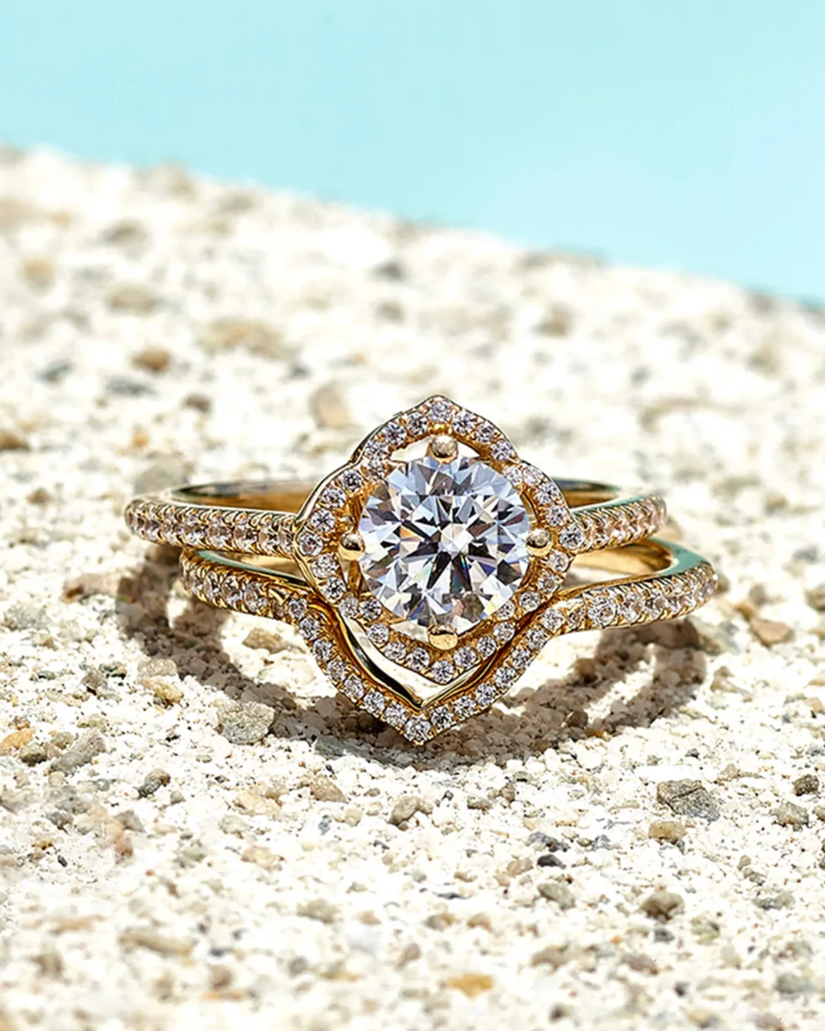 Signature Band Ring in 14k Yellow Gold