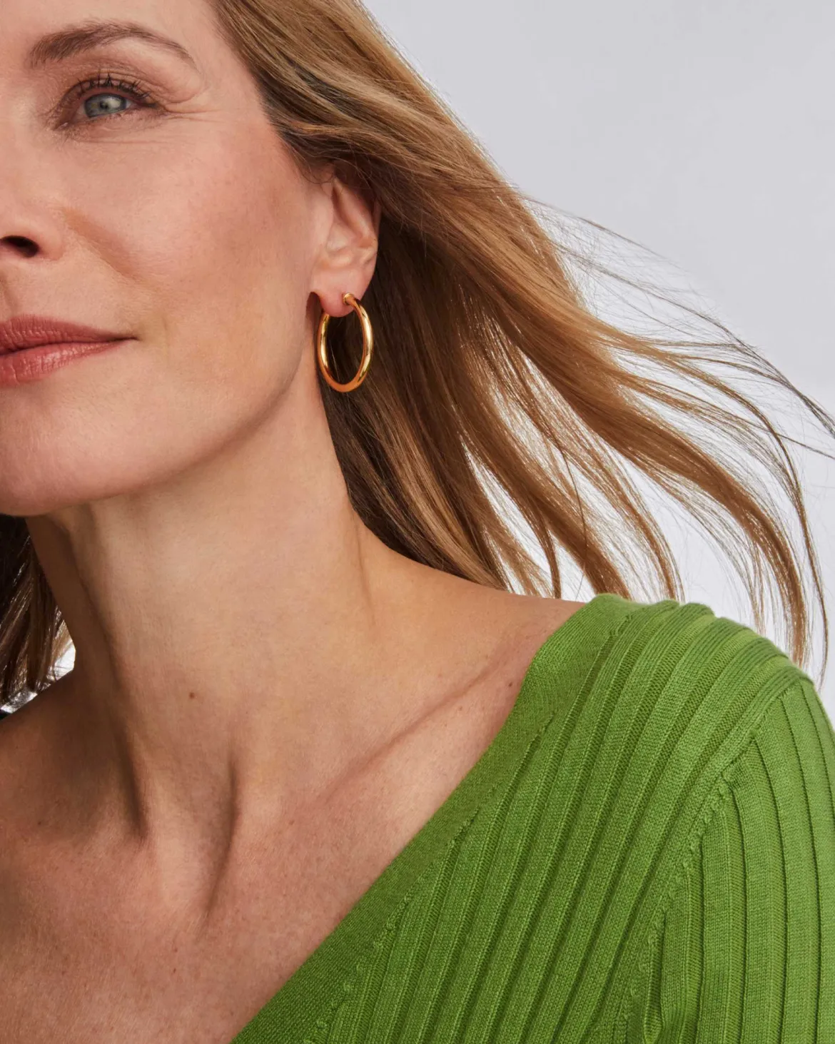 Tube Medium 30mm Hoop Earrings in 18k Gold Vermeil